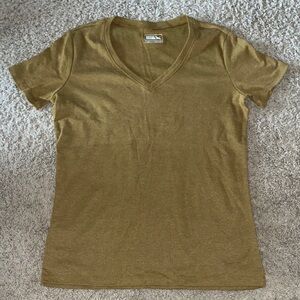 Eddie Bauer V-Neck Short Sleeve Tee in Olive